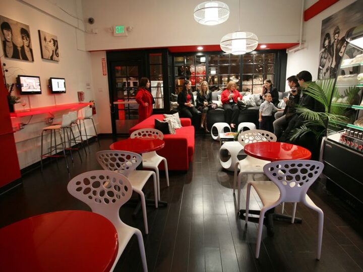 Building: 655 1/2 Sutter St