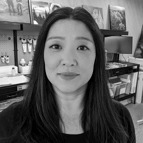 Jinny Tomozy headshot